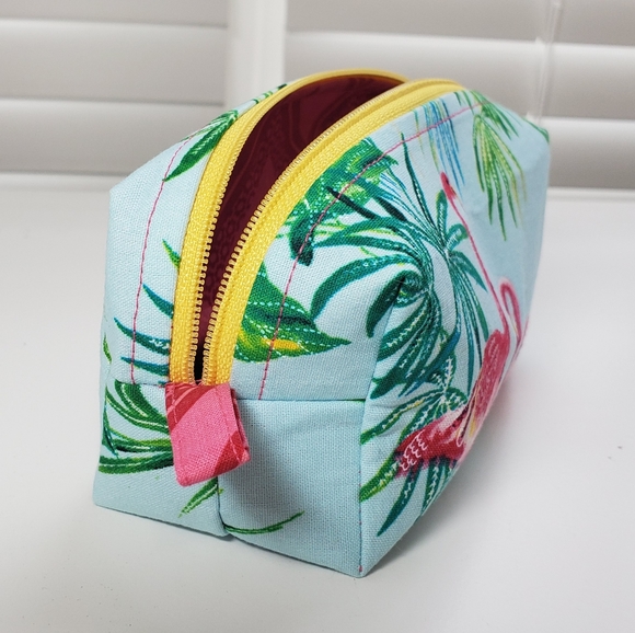 Cosmetics Pouch - Picture 5 of 6